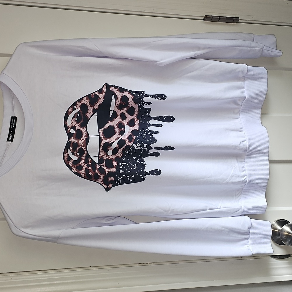 SHEIN Womens sz small Like New light weight long sleeve sweatshirt. White